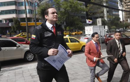 La mañana de este martes el representante de la UAFE llegó al Consejo de la Judicatura. Insistió en que el COIP las personas jurídicas de derecho público podrán comparecer los representantes legales en la etapa de juicio.