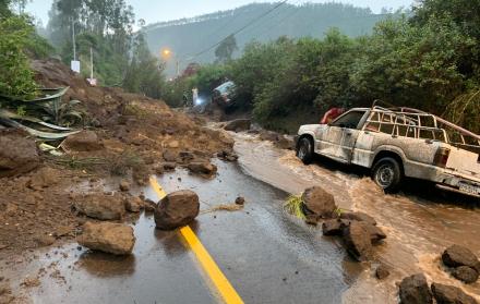 Las lluvias causaron un deslizamiento de tierra en la zona.