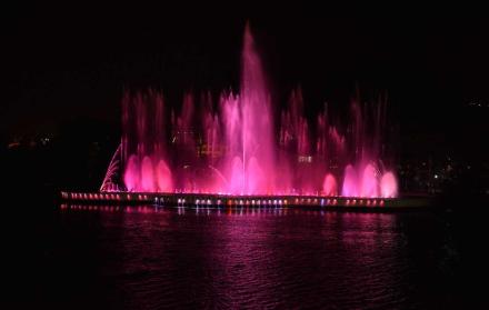 Guayaquil se pinta de rosa para prevenir el cáncer de mama