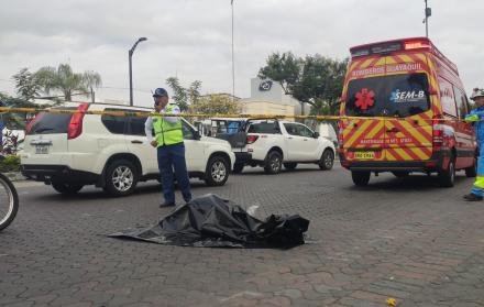 El accidente ocurrió en la avenida Víctor Emilio Estrada y Ébanos.