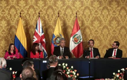 Reunión para la firma del acuerdo comercial.  