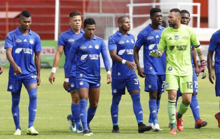 Jugadores de Emelec en el estadio Bellavista.