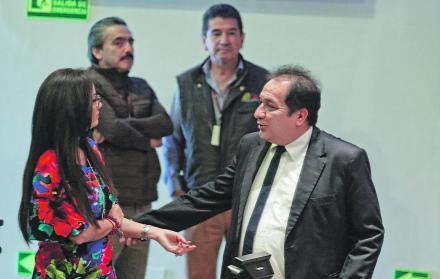 Correístas. Si el Comité de Ética propuesto por Marcela Aguiñaga estuviera en funcionamiento, Hermuy Calle estaría en problemas aún más graves.