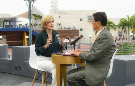 La alcaldesa de Guayaquil, Cynthia Viteri, expuso su respaldo al proyecto de ley presentado por el bloque socialcristiano ayer en la Asamblea Nacional. (Cortesía)