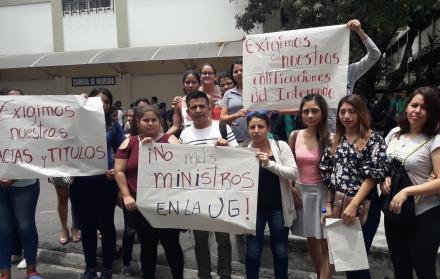Por cuarto día consecutivo, los estudiantes llegaron para exigir que se les asiente las notas obtenidas en el internado.