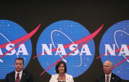 En una conferencia, la NASA anunció que está abriendo la Estación Espacial Internacional para negocios comerciales.