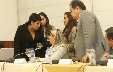 Trámite. La Asamblea dio inicio al proceso de enjuiciamiento político contra la excanciller, antes de que se cumpla el plazo de un año.