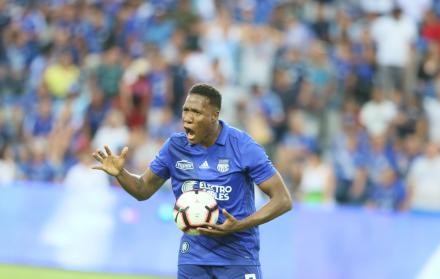 Angulo ya ha podido anotarle goles a Barcelona con otros clubes.