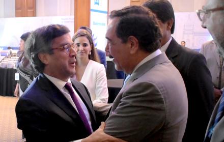 José Alberto Moreno, presidente ejecutivo del Banco Interamericano de Desarrollo (BID), y el exalcalde de Guayaquil, Jaime Nebot, conversaron durante su permanencia en el marco de la Asamblea de Gobernadores. Nebot calificó al huésped como su amigo person