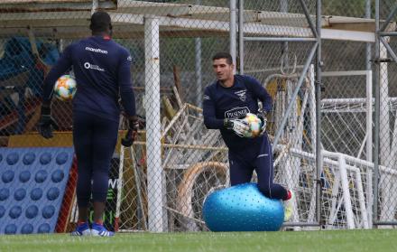 Jorge Pinos, arquero de Independiente del Valle, ya se entrena con la selección.