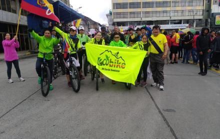 Deportistas y aficionados al ciclismo celebraron el Día Mundial de la Bicicleta.