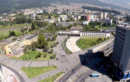 Vista aérea de la Universidad Central de Quito.