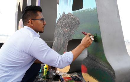 Cada pintor estuvo encargado de darle color a tres letras de la palabra Guayaquil.