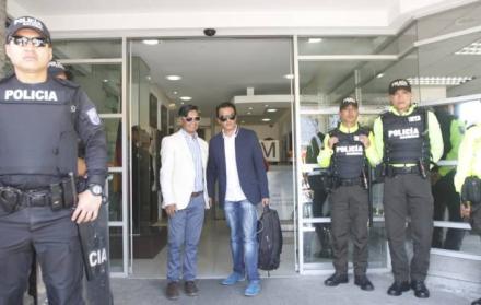 La semana pasada, la pareja llegó a la Corte Constitucional para recibir una respuesta; pero la entidad no emitió una resolución.