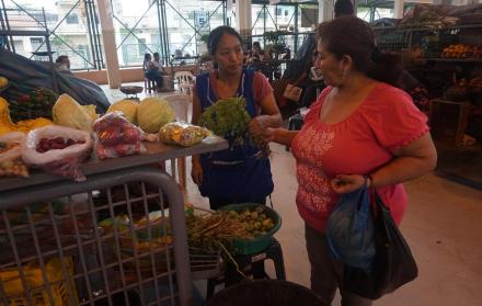 Estrategia para retener clientes, crear vínculos o ahorrar, depende desde dónde se mire, la yapa es una tradición presente en todo Ecuador. Sin embargo, también puede afectar los negocios. Conozcamos más de esta costumbre de pedir un extra.