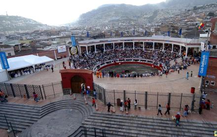Juan Belmonte, llamado el Pasmo de Triana, fue un matador de toros español, probablemente el más popular y considerado por muchos como el “fundador del toreo moderno”.