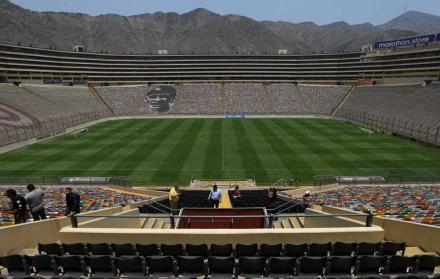 Existe deterioro en ciertos asientos de este estadio.