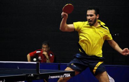 Alberto Miño, ecuatoriano de trayectoria, es una de las figuras del microtenis nacional.