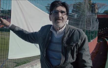 Justo, el hincha uruguayo que conmovió a la FIFA por el amor a su hijo fallecido