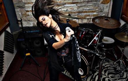Valeria es una de las primeras voces femeninas en la escena pop de Guayaquil.