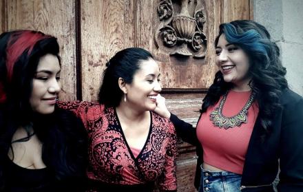 Andrea, Salomé y Natasha Cóndor, hijas del fallecido músico Segundo Cóndor.
