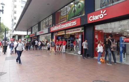 Expreso recorrió diversas calles de Guayaquil para evidenciar el movimiento comercial.