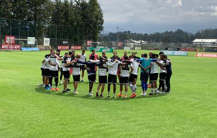 Los jugadores del equipo de Sangolquí iniciaron este lunes 21 de octubre una nueva jornada de entrenamiento en su complejo, en el Valle de Los Chillos.