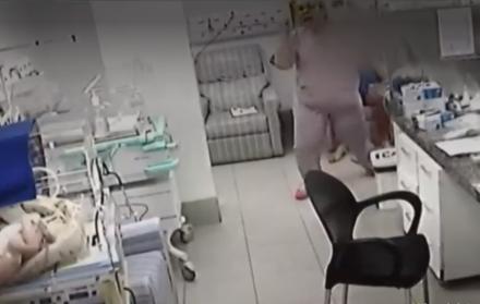 La pequeña sufrió lesiones en su cráneo y clavícula.