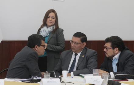 Sesión de la Comisión de Fiscalización. La Comisión también calificó el pedido de interpelación presentada por el asambleísta Fabricio Villamar.