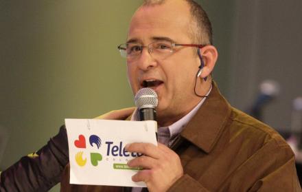 Valencia nació el 31 de marzo de 1956 en la ciudad de Medellín y llevaba cerca de 40 años trabajando en diferentes programas de la televisión colombiana.