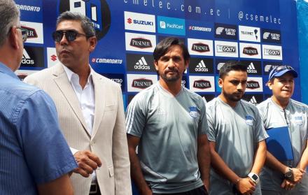 El entrenador explicó que ha preparado los dos partidos inmediatos contra Liga de Quito y Huracán.