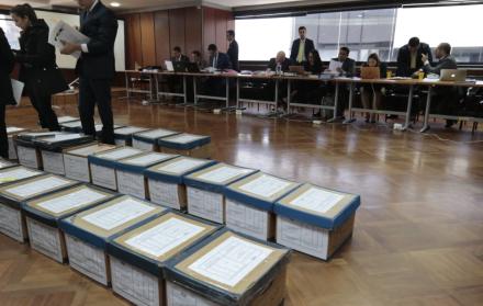 Los abogados solicitaron tiempo de la audiencia debido a la cantidad de elementos de convicción presentados por Fiscalía y Procuraduría que requieren ser analizados.