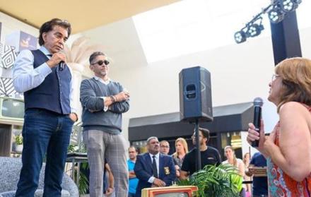 La reacción del artista se debió a que no lo dejaron repartir unos ‘souvenirs’.
