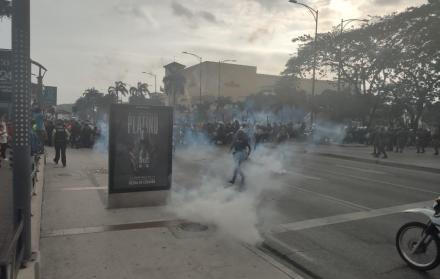 El grupo de ciudadanos fue dispersado por la policía.