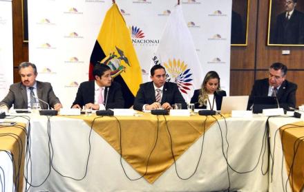 Asamblea. El ministro Martínez acudió ayer al Legislativo para explicar la situación del Gobierno.
