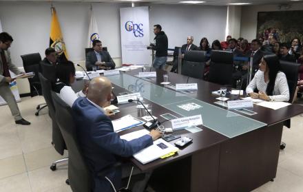 Sesión. Al pleno del Consejo de Participación convocado ayer no acudieron los tres consejeros de minoría.