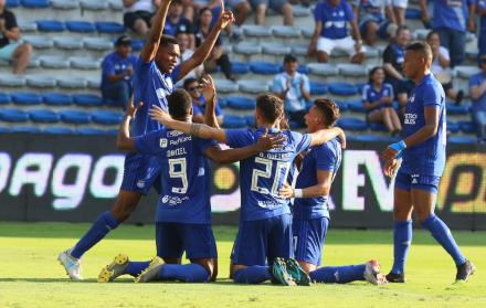 Los eléctricos están desde las 17:00 de este jueves en Tababela, preparados para volver a Guayaquil, donde mañana se entrenarán.