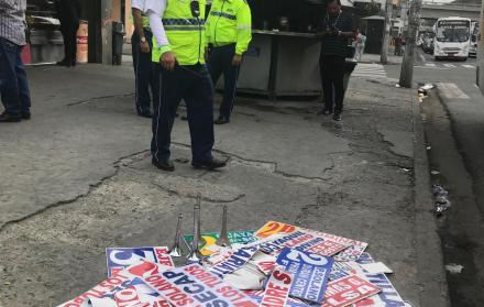 El operativo se efectuó en la calle José de Antepara, centro de Guayaquil.