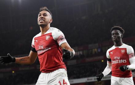 Pierre-Emerick Aubameyang celebra el cuarto gol para su club.