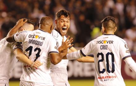 En el estadio Rodrigo Paz se realizó el partido entre Liga de Quito vs Peñarol por la Copa Libertadores.