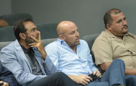 El presidente del Emelec, Nassib Neme (i), habló sobre dos propuestas de formato de torneo que planteará ante sus colegas.