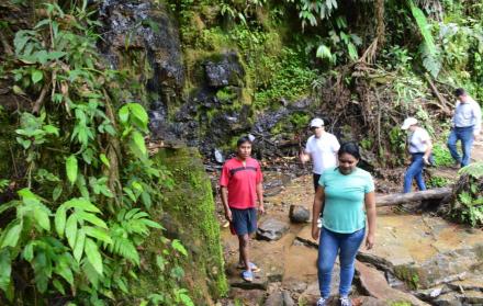 Paraje. El agua que brota de las montañas es saludable para aliviar el estrés.