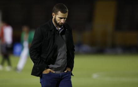 La última caída ante Fuerza Amarilla motivó su renuncia.