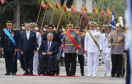 Posesión de autoridades militares en Quito.