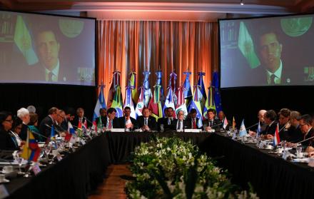 El presidente interino, Juan Guaidó, participó a través de videoconferencia en una reunión de ministros de Relaciones Exteriores de los países que integran el Grupo de Lima este martes, en Buenos Aires, Argentina.