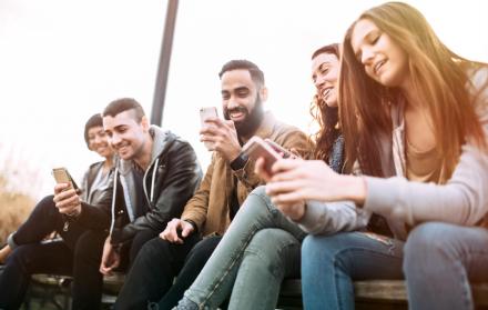En Ecuador, el INEC determina que en el país hay 3,9 millones de millennials. Representan el 23,2% de la población total. El 50,4% son mujeres. El 49,6% son hombres.