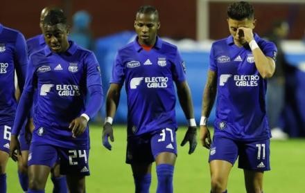 Pese a que el Bombillo ganó en el partido de vuelta, no le fue suficiente para meterse en la semifinal del torneo. Macarpa avanza a los playoffs.