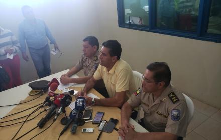 En rueda de prensa, el general Edmundo Moncayo informó sobre los objetos decomisados.