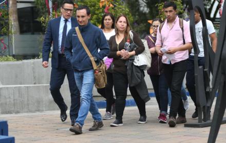 Un cuaderno incautado a Pamela Martínez (c) fue clave para la investigación.