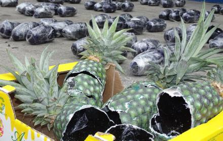 La droga era camuflada en piñas para ser transportadas hacia España.